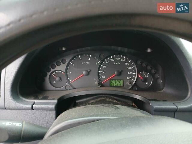 Сірий Форд Транзит Коннект, об'ємом двигуна 1.8 л та пробігом 250 тис. км за 4500 $, фото 8 на Automoto.ua