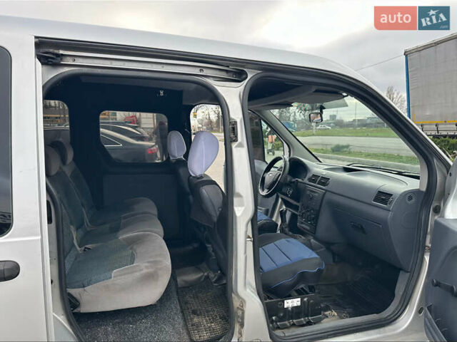 Сірий Форд Транзит Коннект, об'ємом двигуна 1.8 л та пробігом 270 тис. км за 4800 $, фото 47 на Automoto.ua