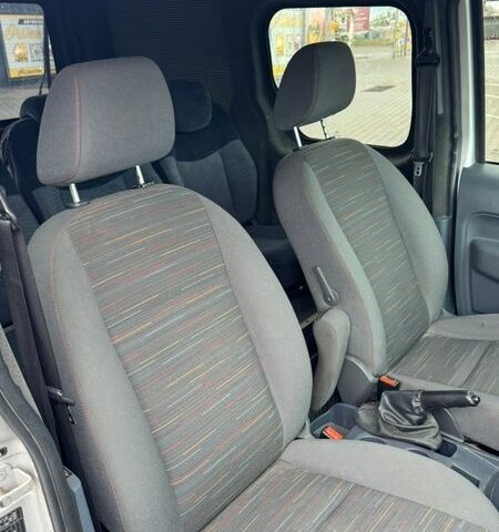 Сірий Форд Транзит Коннект, об'ємом двигуна 1.75 л та пробігом 300 тис. км за 6000 $, фото 13 на Automoto.ua