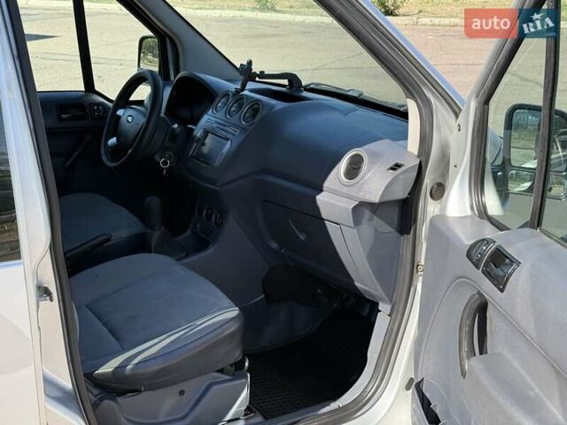 Серый Форд Транзит Коннект, объемом двигателя 1.75 л и пробегом 324 тыс. км за 5100 $, фото 8 на Automoto.ua