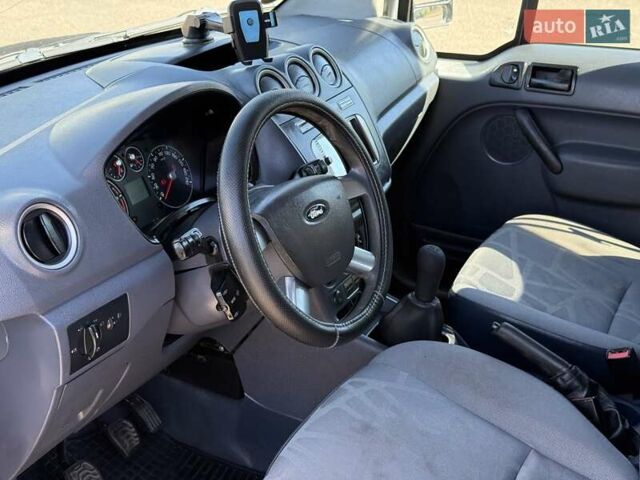 Серый Форд Транзит Коннект, объемом двигателя 1.75 л и пробегом 324 тыс. км за 5100 $, фото 7 на Automoto.ua