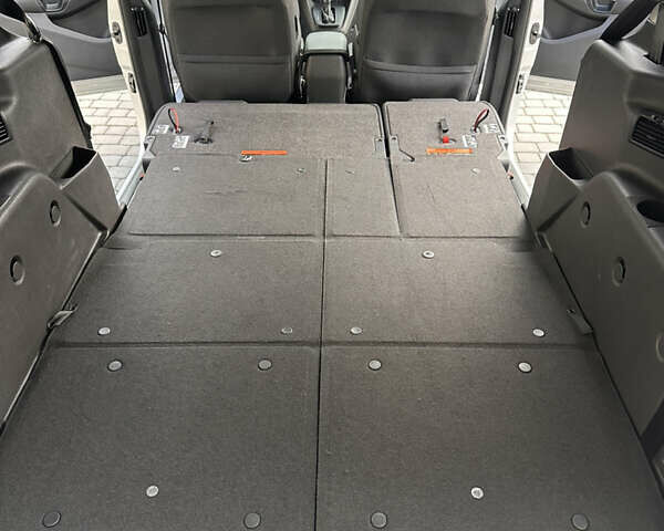 Серый Форд Транзит Коннект, объемом двигателя 2.49 л и пробегом 81 тыс. км за 15200 $, фото 38 на Automoto.ua