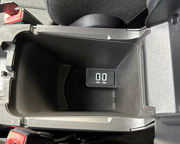 Серый Форд Транзит Коннект, объемом двигателя 2.49 л и пробегом 81 тыс. км за 15200 $, фото 49 на Automoto.ua