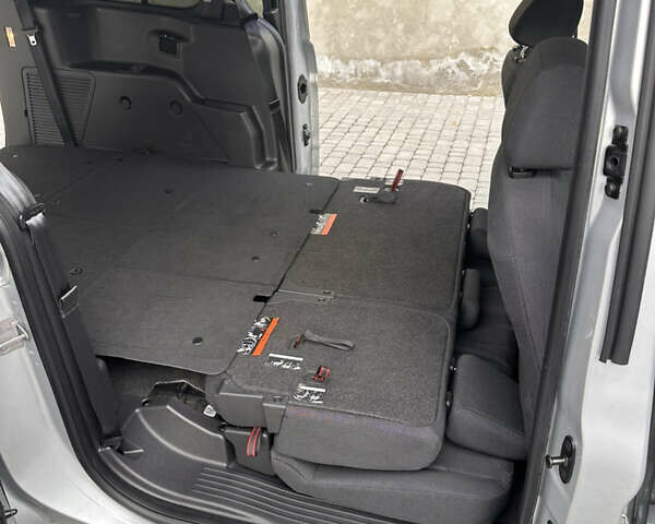 Серый Форд Транзит Коннект, объемом двигателя 2.49 л и пробегом 81 тыс. км за 15200 $, фото 35 на Automoto.ua