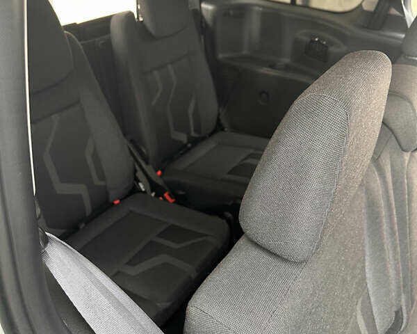 Серый Форд Транзит Коннект, объемом двигателя 2.49 л и пробегом 81 тыс. км за 15200 $, фото 30 на Automoto.ua