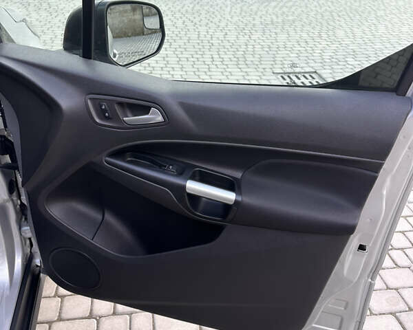 Серый Форд Транзит Коннект, объемом двигателя 2.49 л и пробегом 81 тыс. км за 15200 $, фото 43 на Automoto.ua