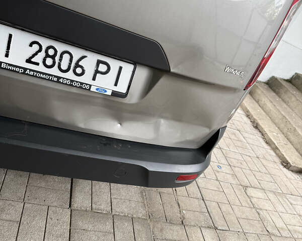 Сірий Форд Транзит Коннект, об'ємом двигуна 1.5 л та пробігом 300 тис. км за 13200 $, фото 10 на Automoto.ua