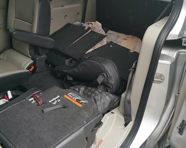 Сірий Форд Транзит Коннект, об'ємом двигуна 2.5 л та пробігом 75 тис. км за 14000 $, фото 3 на Automoto.ua