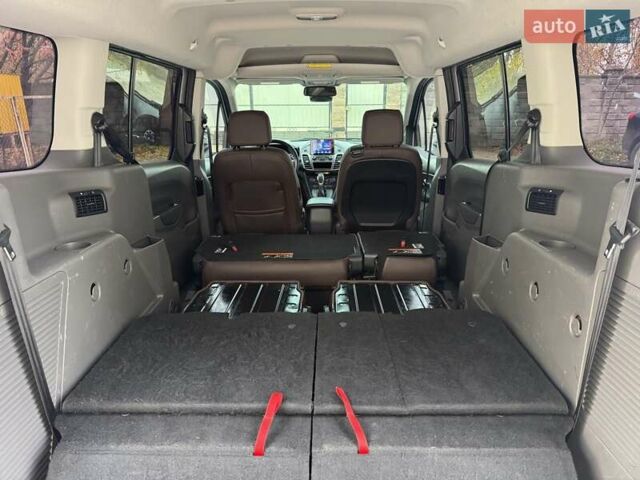 Серый Форд Транзит Коннект, объемом двигателя 2 л и пробегом 64 тыс. км за 16950 $, фото 25 на Automoto.ua