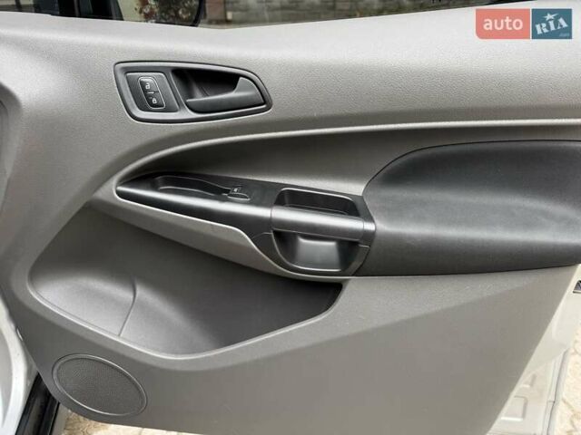 Серый Форд Транзит Коннект, объемом двигателя 2 л и пробегом 64 тыс. км за 16950 $, фото 21 на Automoto.ua