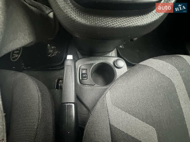 Синій Форд Транзит Коннект, об'ємом двигуна 1.5 л та пробігом 264 тис. км за 10650 $, фото 24 на Automoto.ua