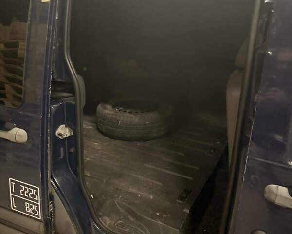 Синій Форд Транзит Коннект, об'ємом двигуна 1.8 л та пробігом 422 тис. км за 3800 $, фото 8 на Automoto.ua