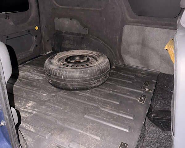 Синій Форд Транзит Коннект, об'ємом двигуна 1.8 л та пробігом 422 тис. км за 3800 $, фото 9 на Automoto.ua