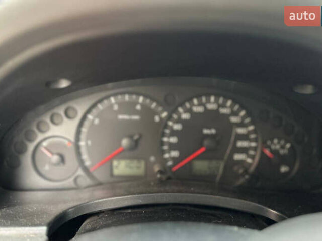 Синій Форд Транзит Коннект, об'ємом двигуна 1.75 л та пробігом 260 тис. км за 4800 $, фото 9 на Automoto.ua