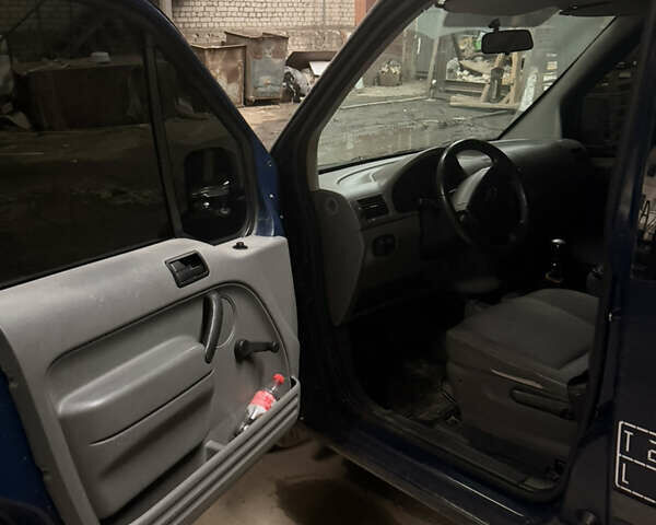 Синій Форд Транзит Коннект, об'ємом двигуна 1.8 л та пробігом 422 тис. км за 3800 $, фото 12 на Automoto.ua