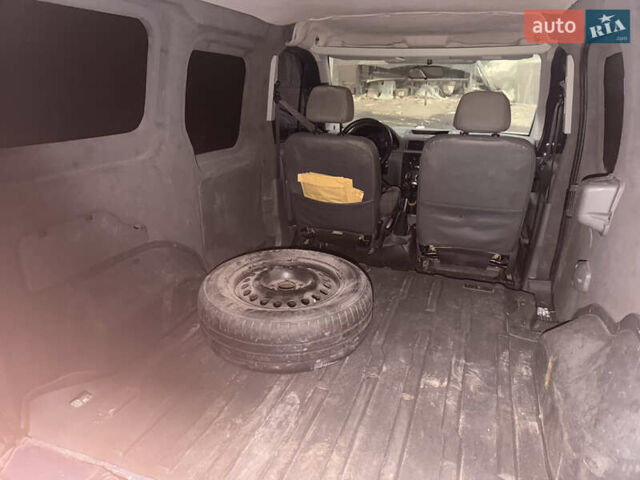 Синій Форд Транзит Коннект, об'ємом двигуна 1.8 л та пробігом 422 тис. км за 3800 $, фото 4 на Automoto.ua