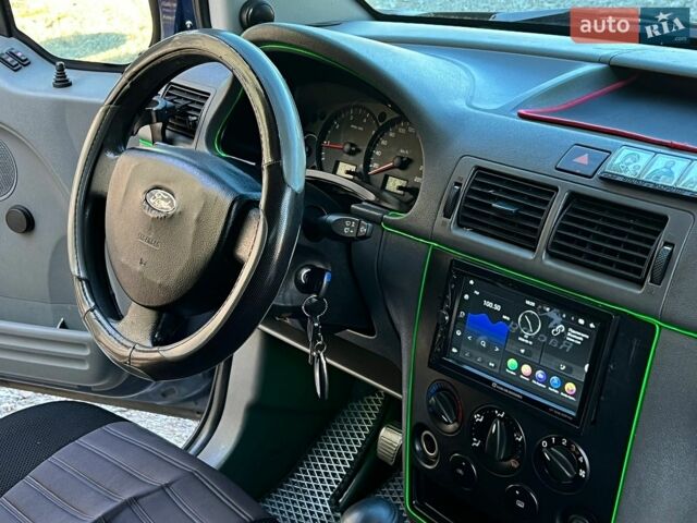 Синій Форд Транзит Коннект, об'ємом двигуна 1.8 л та пробігом 370 тис. км за 3900 $, фото 15 на Automoto.ua