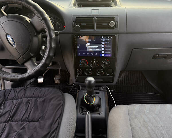 Синій Форд Транзит Коннект, об'ємом двигуна 1.8 л та пробігом 321 тис. км за 7000 $, фото 15 на Automoto.ua