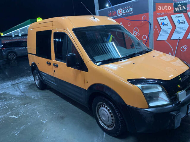 Помаранчевий Форд Транзит Коннект, об'ємом двигуна 1.8 л та пробігом 350 тис. км за 3900 $, фото 2 на Automoto.ua