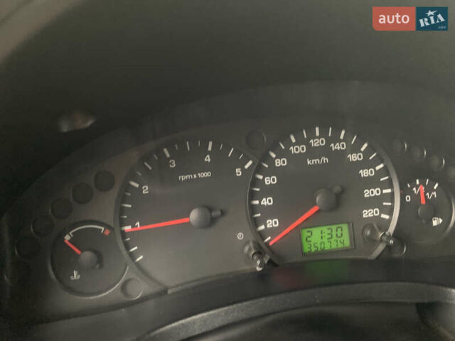 Помаранчевий Форд Транзит Коннект, об'ємом двигуна 1.8 л та пробігом 350 тис. км за 3900 $, фото 3 на Automoto.ua