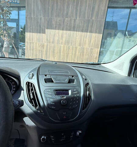 Белый Форд Транзит Курьер, объемом двигателя 1.5 л и пробегом 280 тыс. км за 6400 $, фото 5 на Automoto.ua