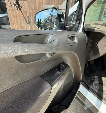 Белый Форд Транзит Курьер, объемом двигателя 1.5 л и пробегом 280 тыс. км за 6400 $, фото 4 на Automoto.ua