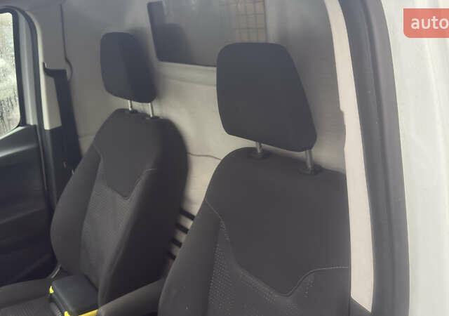 Белый Форд Транзит Курьер, объемом двигателя 1.5 л и пробегом 271 тыс. км за 6193 $, фото 19 на Automoto.ua