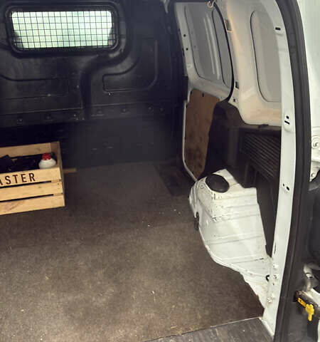 Белый Форд Транзит Курьер, объемом двигателя 1.5 л и пробегом 271 тыс. км за 6193 $, фото 14 на Automoto.ua