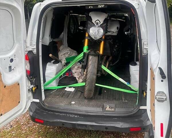 Белый Форд Транзит Курьер, объемом двигателя 1.5 л и пробегом 164 тыс. км за 8000 $, фото 3 на Automoto.ua