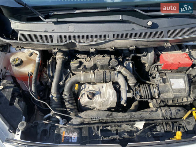 Белый Форд Транзит Курьер, объемом двигателя 1.5 л и пробегом 210 тыс. км за 9700 $, фото 11 на Automoto.ua