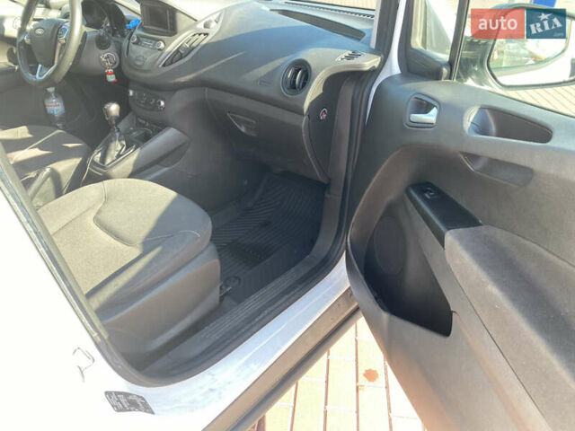 Белый Форд Транзит Курьер, объемом двигателя 1.5 л и пробегом 210 тыс. км за 9700 $, фото 6 на Automoto.ua