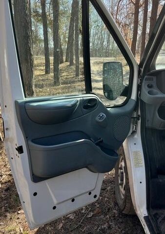 Белый Форд Транзит Кастом, объемом двигателя 2.2 л и пробегом 409 тыс. км за 8500 $, фото 5 на Automoto.ua