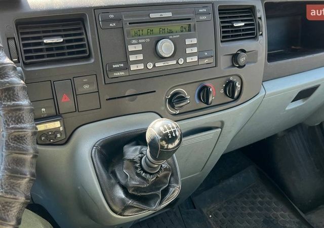 Белый Форд Транзит Кастом, объемом двигателя 2.2 л и пробегом 409 тыс. км за 8500 $, фото 3 на Automoto.ua