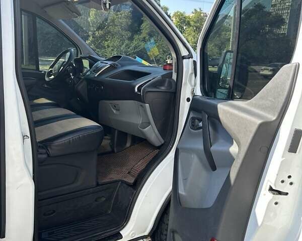 Белый Форд Транзит Кастом, объемом двигателя 2.2 л и пробегом 350 тыс. км за 10000 $, фото 24 на Automoto.ua