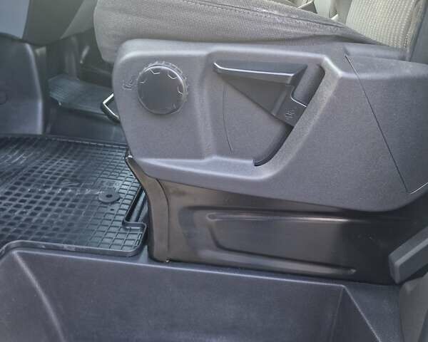 Белый Форд Транзит Кастом, объемом двигателя 2.2 л и пробегом 280 тыс. км за 10000 $, фото 8 на Automoto.ua