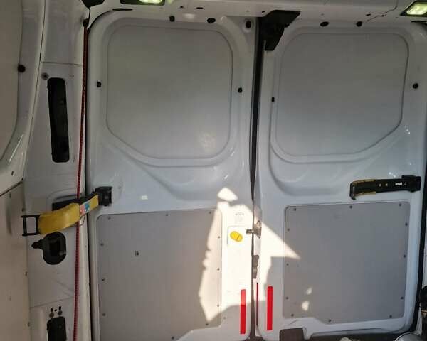 Белый Форд Транзит Кастом, объемом двигателя 2.2 л и пробегом 280 тыс. км за 10000 $, фото 19 на Automoto.ua