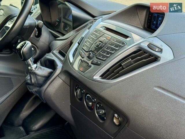 Білий Форд Транзит Кастом, об'ємом двигуна 2.2 л та пробігом 256 тис. км за 12350 $, фото 35 на Automoto.ua