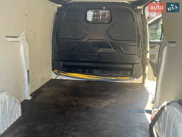 Білий Форд Транзит Кастом, об'ємом двигуна 2.2 л та пробігом 393 тис. км за 9800 $, фото 20 на Automoto.ua