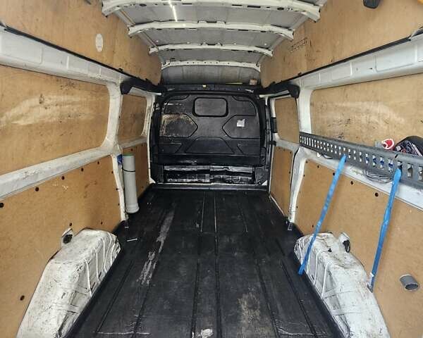 Белый Форд Транзит Кастом, объемом двигателя 2.2 л и пробегом 317 тыс. км за 8600 $, фото 6 на Automoto.ua