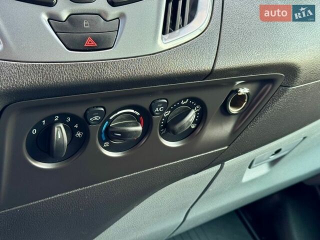 Білий Форд Транзит Кастом, об'ємом двигуна 2.2 л та пробігом 256 тис. км за 12350 $, фото 24 на Automoto.ua