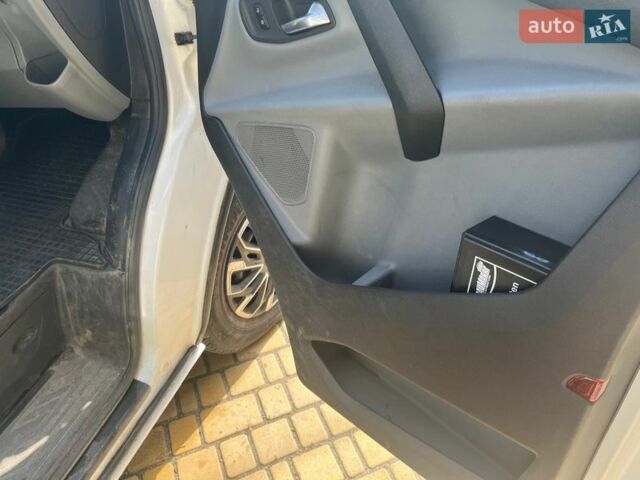 Білий Форд Транзит Кастом, об'ємом двигуна 2.2 л та пробігом 393 тис. км за 9800 $, фото 17 на Automoto.ua