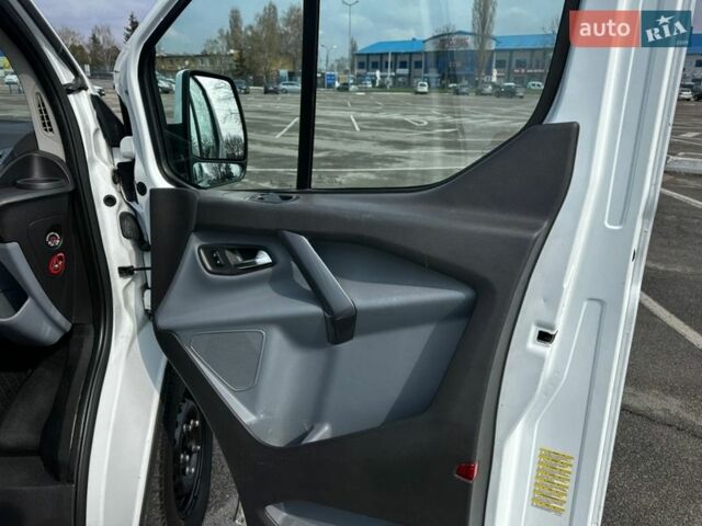 Білий Форд Транзит Кастом, об'ємом двигуна 2.2 л та пробігом 235 тис. км за 13250 $, фото 21 на Automoto.ua