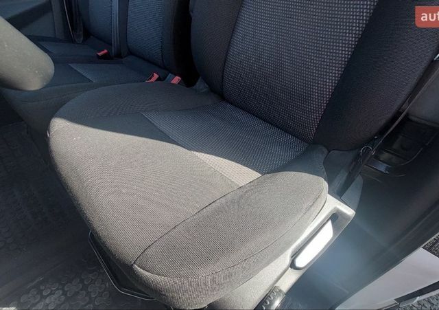 Білий Форд Транзит Кастом, об'ємом двигуна 2.2 л та пробігом 253 тис. км за 13990 $, фото 16 на Automoto.ua