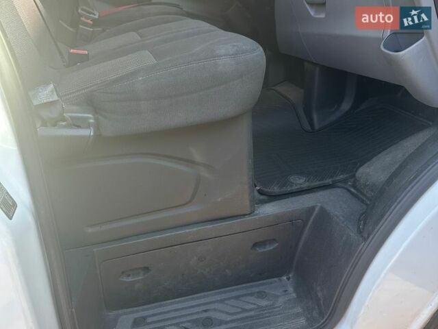 Белый Форд Транзит Кастом, объемом двигателя 2.2 л и пробегом 307 тыс. км за 12900 $, фото 4 на Automoto.ua