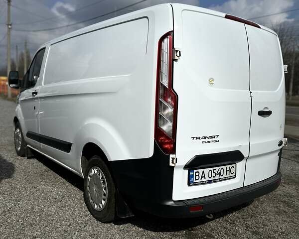 Белый Форд Транзит Кастом, объемом двигателя 2.2 л и пробегом 280 тыс. км за 15500 $, фото 4 на Automoto.ua