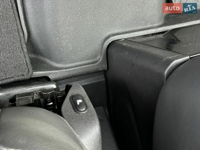 Білий Форд Транзит Кастом, об'ємом двигуна 2.2 л та пробігом 235 тис. км за 13250 $, фото 32 на Automoto.ua