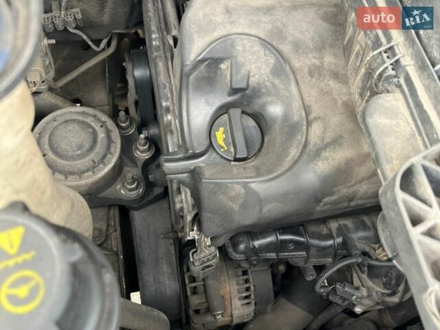 Белый Форд Транзит Кастом, объемом двигателя 2.2 л и пробегом 335 тыс. км за 10500 $, фото 40 на Automoto.ua