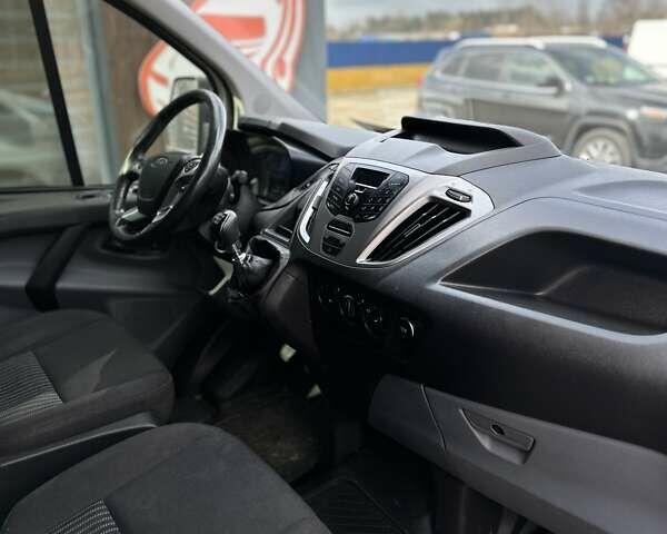 Белый Форд Транзит Кастом, объемом двигателя 2.2 л и пробегом 280 тыс. км за 15500 $, фото 5 на Automoto.ua