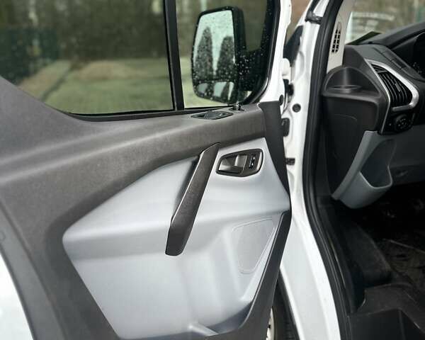 Белый Форд Транзит Кастом, объемом двигателя 2.2 л и пробегом 280 тыс. км за 15500 $, фото 14 на Automoto.ua