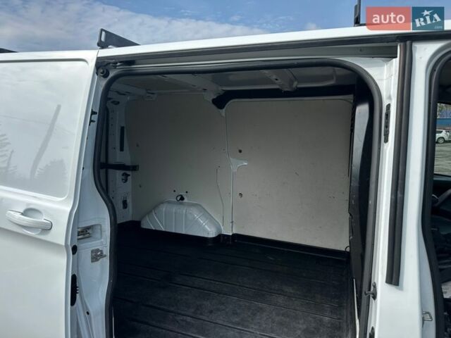 Білий Форд Транзит Кастом, об'ємом двигуна 2.2 л та пробігом 235 тис. км за 13250 $, фото 17 на Automoto.ua